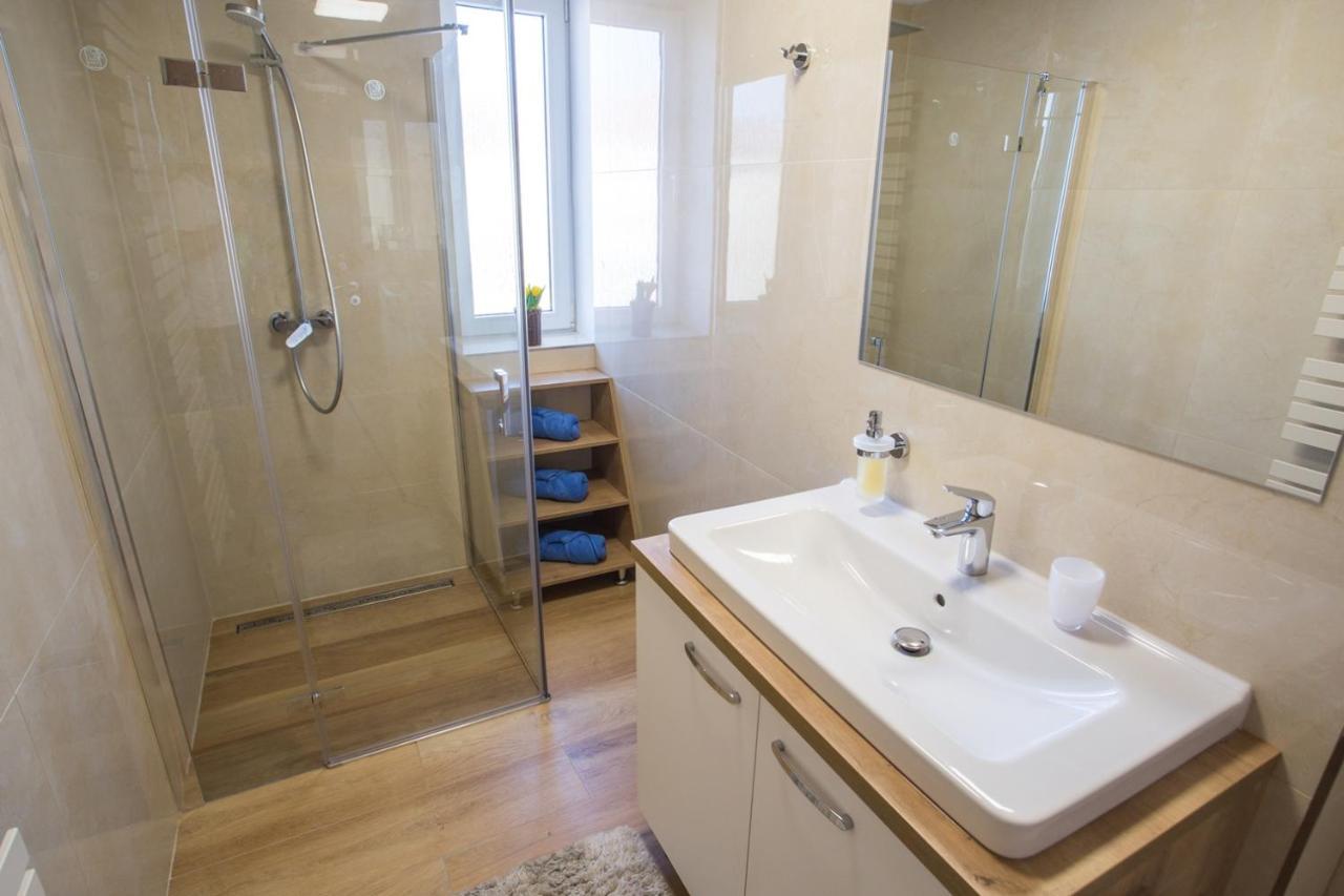 City Apartment Poprad Buitenkant foto
