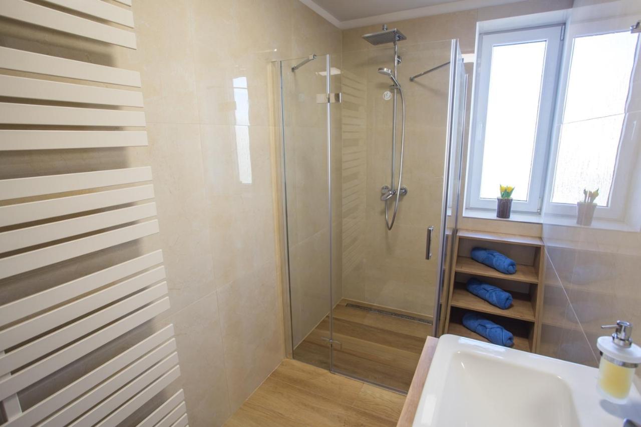 City Apartment Poprad Buitenkant foto