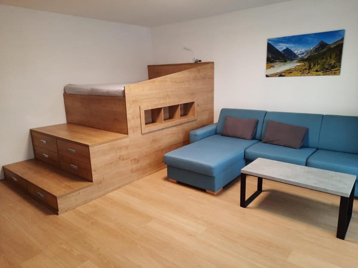City Apartment Poprad Buitenkant foto